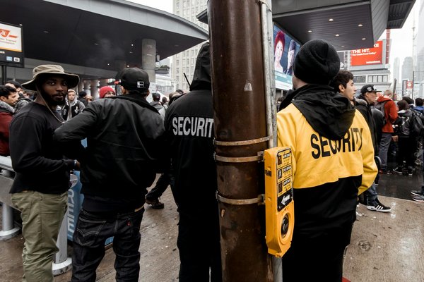 Lutter contre le harcèlement de rue : stratégies efficaces et astuces